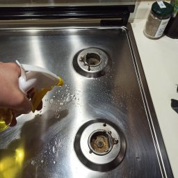 I Soffi nell’ Ambiente – pulire il piano cottura